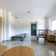 Hala na sprzedaż